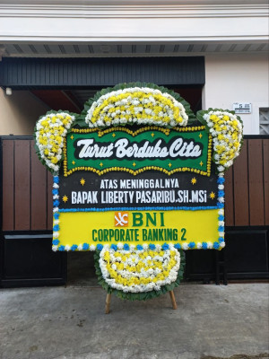 Papan Bunga Duka di Brondong