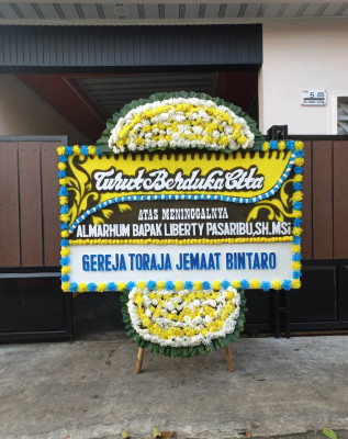 Papan Bunga Duka di Brondong