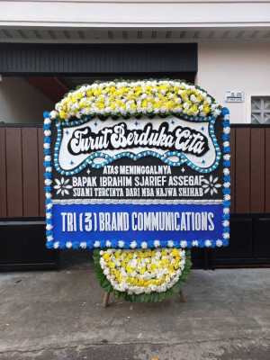 Papan Bunga Duka di Brondong